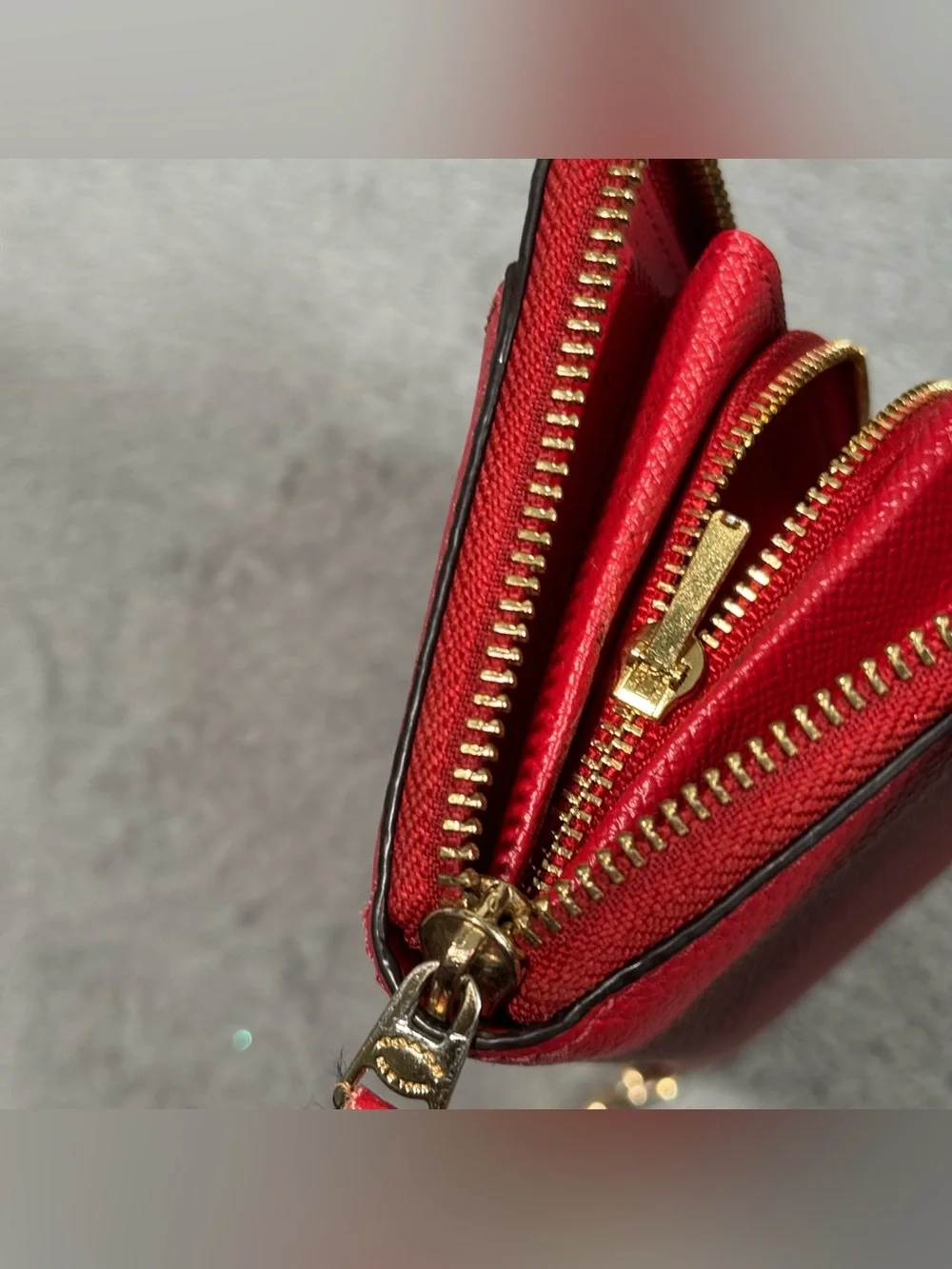 Coach Women’s Red Pebbled Leather Accordion Zip Wallet Wristlet Gold Hardware